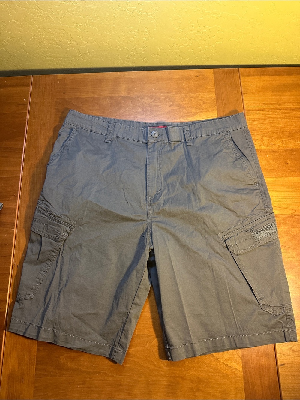 UNIONBAY Men's Slate Gray Cargo Shorts Waist 42